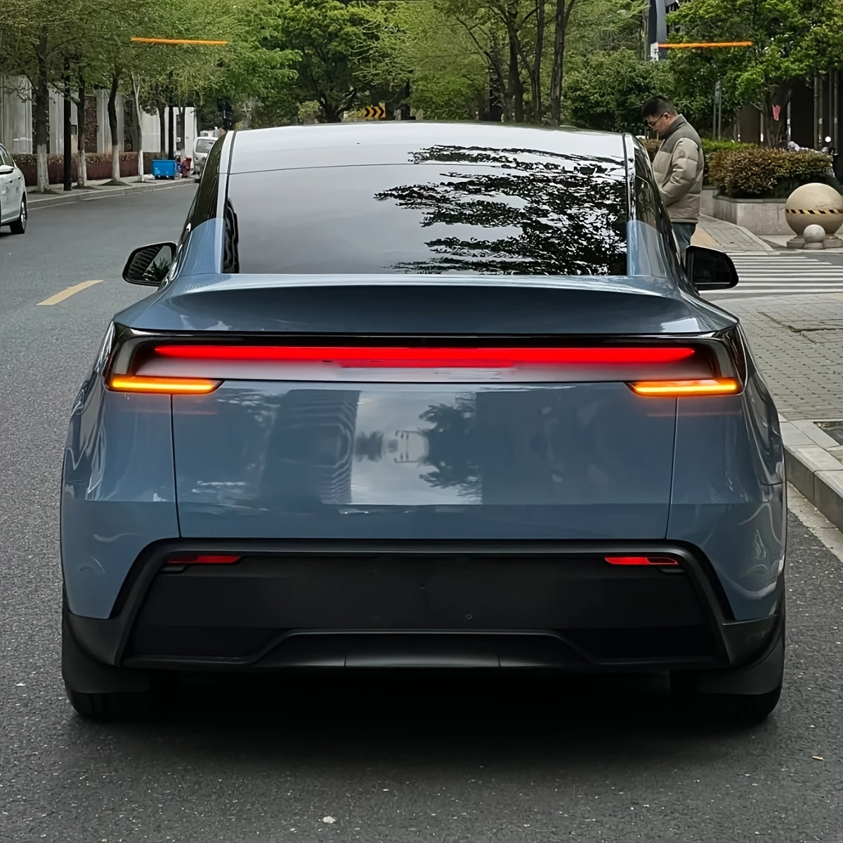 1550×152cm\u002F50.85×4.99ft 水泥灰色深色汽车变色膜 | 适用于汽车\u002F摩托车改装 | 耐磨和防水保护层 | 空气释放建筑技术 | 无缝边缘处理