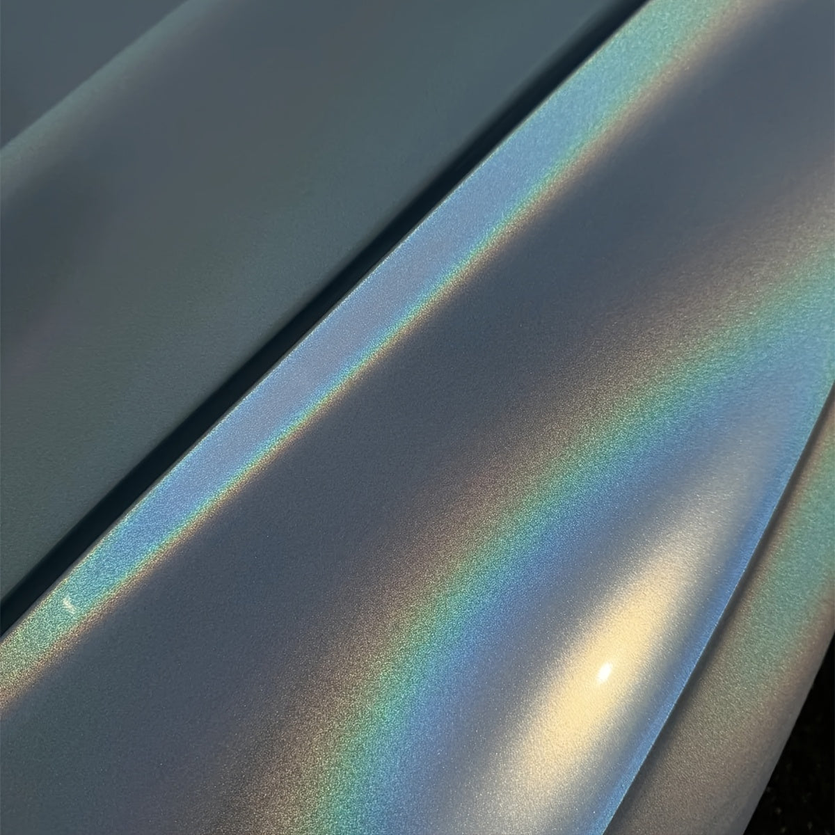 1550×152cm\u002F50.85×4.99ft 彩色激光白色汽车变色膜 | 通用汽车和摩托车 | 自粘易于安装 | 无缝包装设计