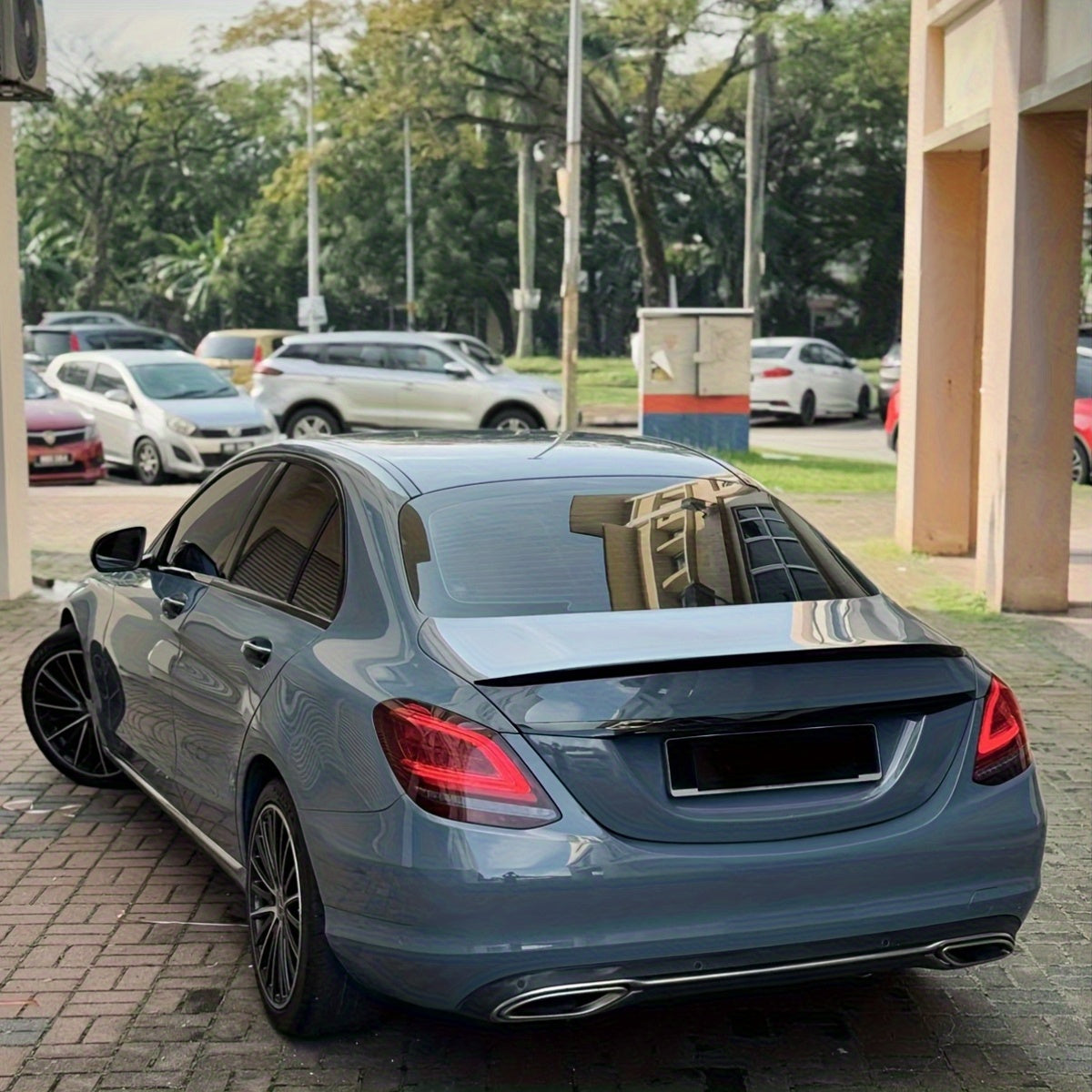 1550×152cm\u002F50.85×4.99ft 水泥灰色深色汽车变色膜 | 适用于汽车\u002F摩托车改装 | 耐磨和防水保护层 | 空气释放建筑技术 | 无缝边缘处理